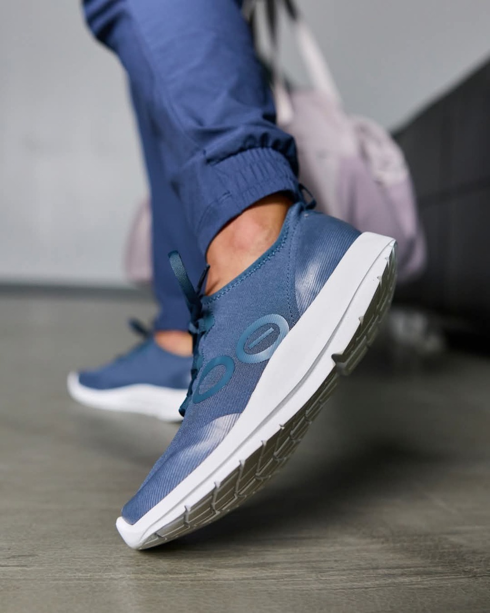 Women's OOFOS OOmg Sport LS Low Shoe Moroccan blue sz 7 new with tags $155
